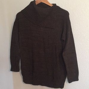 Matte M dark green split cowl neck sweater
